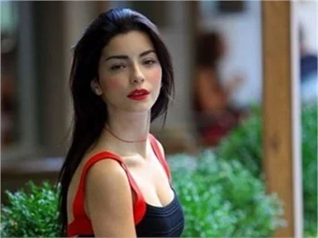 SEVGİLİSİNİN AİLESİ MERVE BOLUĞUR'U İSTEMİYOR..