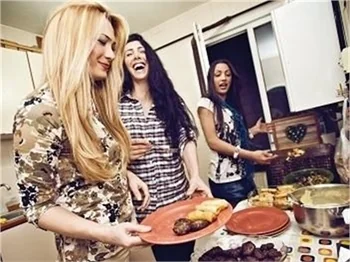Ayşe Arman, 'trans'larla birlikte 3 gün geçirdi..