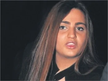 SİZCE BU GENÇ HANGİ ÜNLÜ SANATÇININ KIZI?