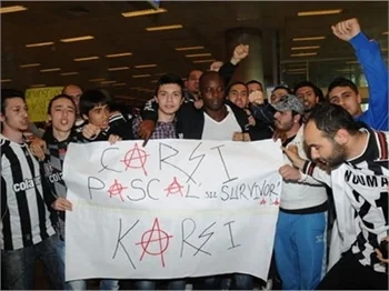 Pascal Nouma'nın adadan dönüşü izdiham yarattı..