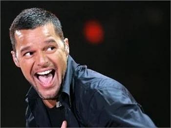 RICKY MARTIN TÜRKÇE SESLENDİ!