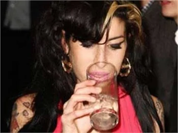 WINEHOUSE, MÜZİĞE SÜRESİZ ARA VERDİ