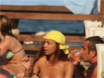 Oryantal Didem de bikini sezonunu açtı..