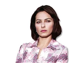 CEMİLE, ALİ KAPTAN'I BÖYLE ÇEKİŞTİRDİ!