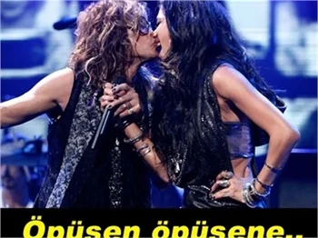 ÖPÜŞEN ÖPÜŞENE..