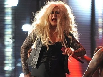 CHRISTINA AGUILERA HAYAL KIRIKLIĞI YARATTI!