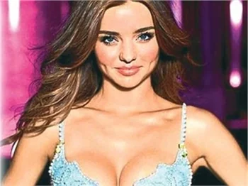 KERR, GÖĞÜSLERİNDE SERVET TAŞIDI!