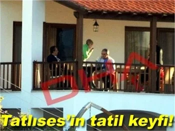 TATLISES'İN TATİL KEYFİ..