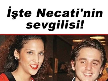 ÖYLE BİR GEÇER ZAMAN Kİ'NİN YILDIZI SEVGİLİSİYLE!