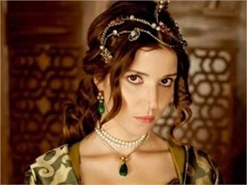 HATİCE SULTAN, AŞK SORUSUNA NE CEVAP VERDİ?