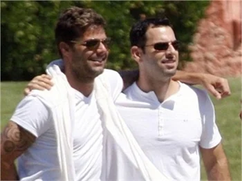RICKY MARTIN ERKEK ARKADAŞIYLA EVLENİYOR!