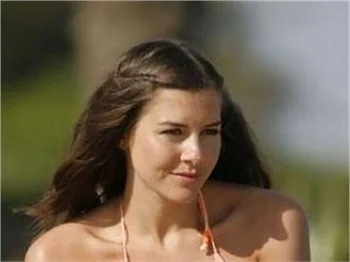 Seksi Imogen Thomas bikinili poz verdi!