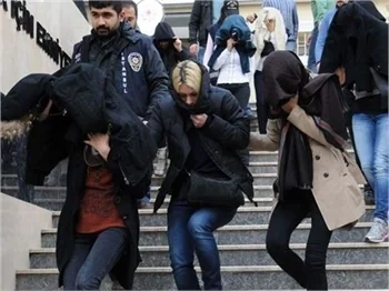 İstanbul'da gizli kamera çetesi