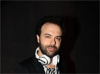 Oben Budak Billionaire’i 70’lere döndürdü!