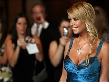 Seksi oyuncu Tara Reid'le yeniden!