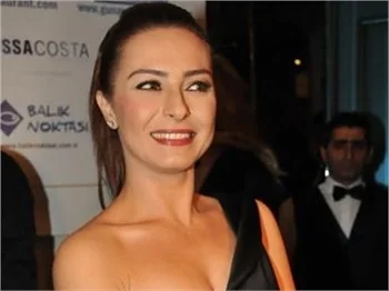 AYÇA BİNGÖL ÖYLE BİR POT KIRDI Kİ..