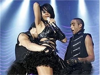 Rihanna’nın kamera arkası görüntüleri...