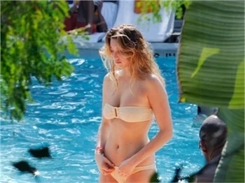 Hawaii’nin bikini güzelleri