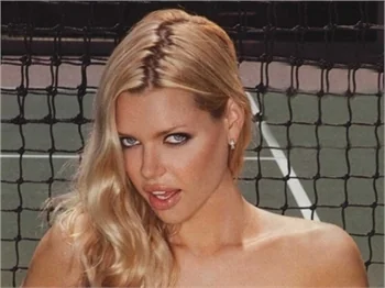 Sophie Monk’un kışkırtıcı çekimleri