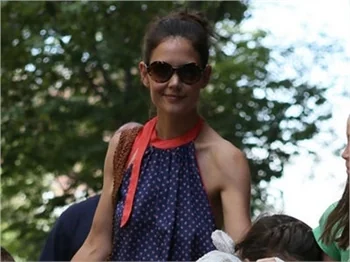 Katie Holmes, Elle dergisine kapak oldu!