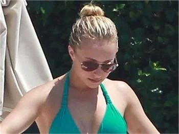 Hayden Panettiere’den sereserpe bir tatil