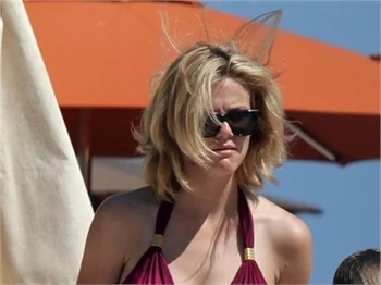 Brooklyn Decker'ın Miami'de pembe halleri