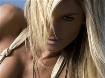 Seksi melek Marisa Miller'ın banyo pozları!