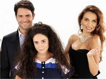 KENAN ECE VE EBRU AKEL'İN DİZİSİNDEN İLK KARELER!