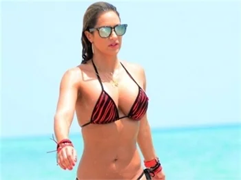 Jennifer Nicole Lee'den eğlenceli pozlar