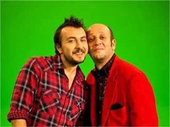 LEYLA İLE MECNUN SEZONU AÇTI, GÜNDEME OTURDU!