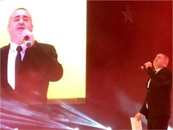 ŞAFAK SEZER'DEN ORHAN GENCEBAY ŞARKISI!