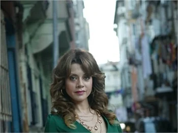 GÖKÇE BAHADIR "AYSEL"İ SEVDİ!