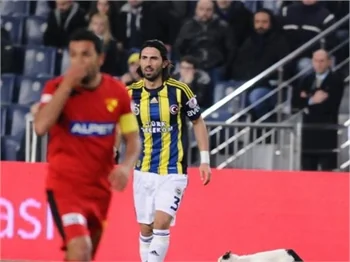 Fenerbahçe 3 kulvarda birden ilerliyor