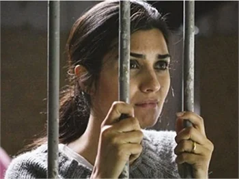 Tuba Büyüküstün hapishaneleri gezdi!