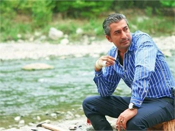 Erkan Petekkaya, kazancının yarısını set ekibine bıraktı!