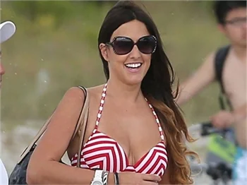 Claudia Romani bikinili!