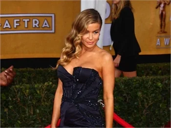 Carmen Electra yıllara meydan okuyor!