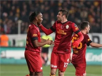 Drogba şov yaptı!