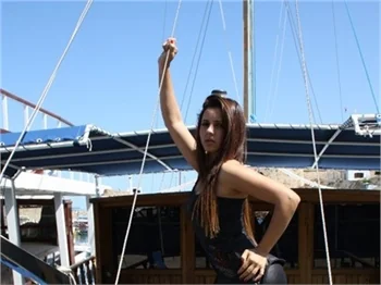 Kıbrıs'ı karıştıran manken Seniha Kanatlı