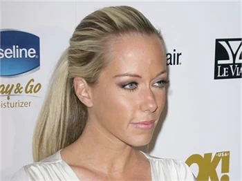 Kendra Wilkinson Oscar partisinde...
