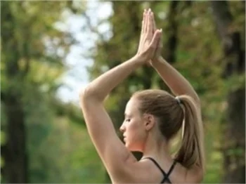 Parkta yoga yaptı şansı açıldı!