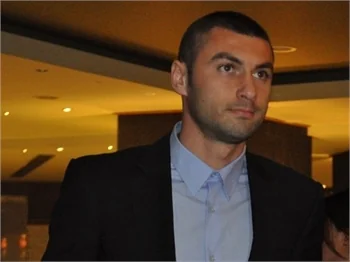 Burak Yılmaz'ın kız kardeşi nişanlandı