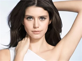 Beren Saat'ten eleştirilere sert cevap!