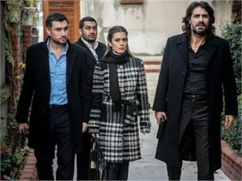 Kurtlar Vadisi'nin eli silahlı melekleri!