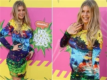 Fergie ilk kez şiş karnıyla poz verdi