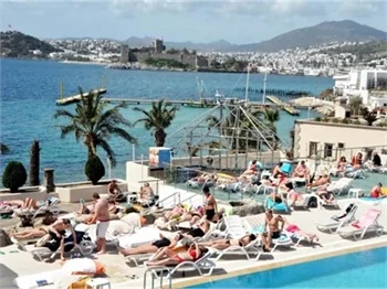 Bodrum'a yaz geldi sahiller doldu!
