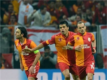 Aslan, Arena'da kükredi ama tur atlamaya yetmedi!