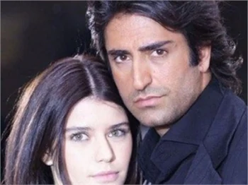 Beren Saat'in cüretkar sahneleri!