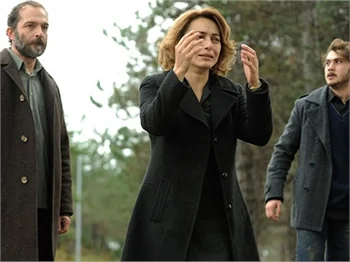 "Öyle Bir Geçer Zaman Ki"de ayrılık!
