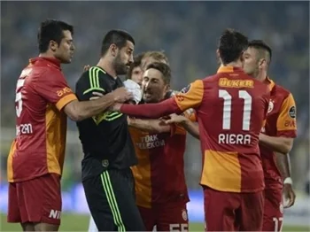Kadıköy'de Volkan'la Sabri birbirine girdi!